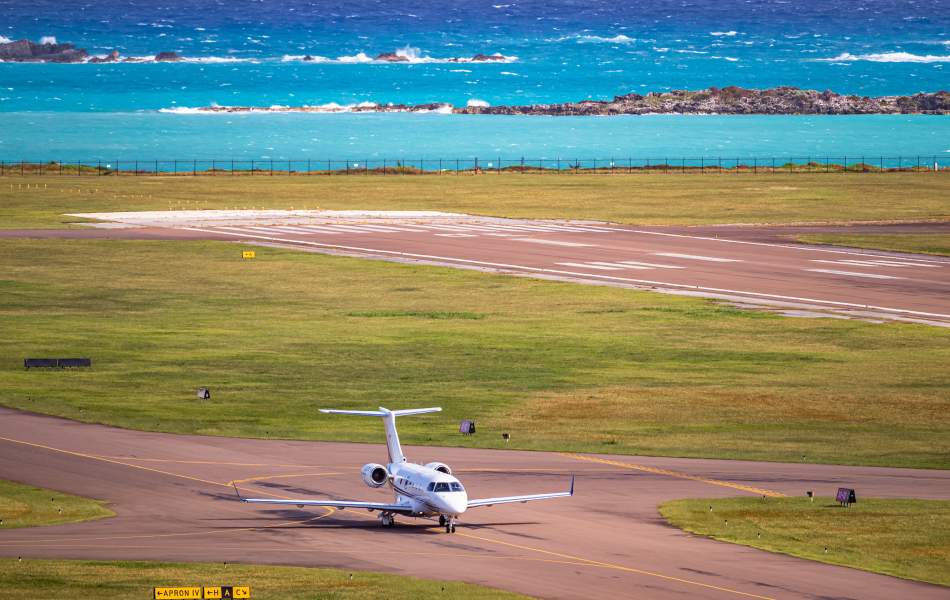 AirSprint Legacy 450 plane in Bermuda