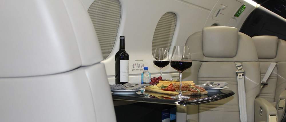 Embrarer Legacy 450 with AirSprint Fine Dining Experience