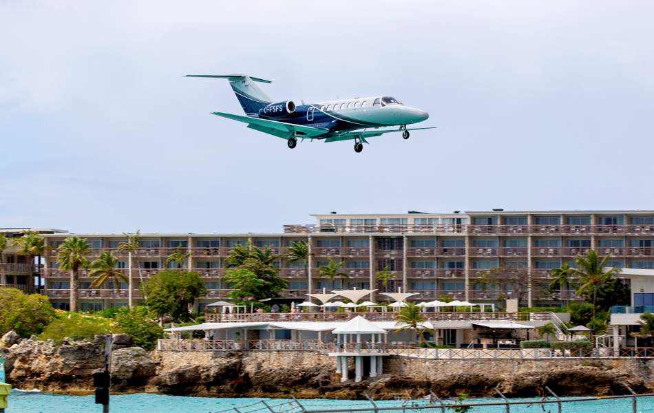 AirSprint Citation CJ3+ arrival into Maho Beach, St Maarten