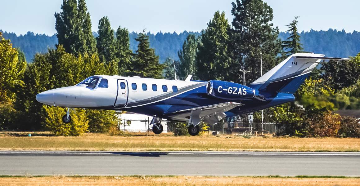 AirSprint's Citation CJ2+ departing from Victoria, BC