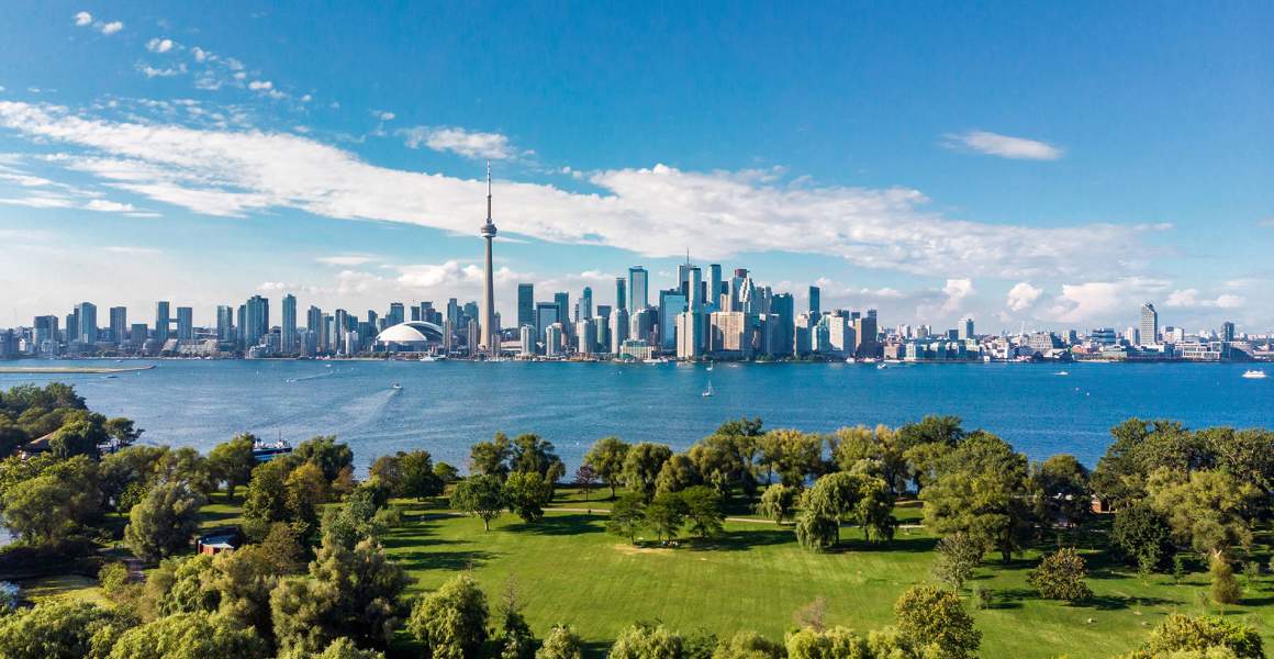 AirSprint photo of Toronto